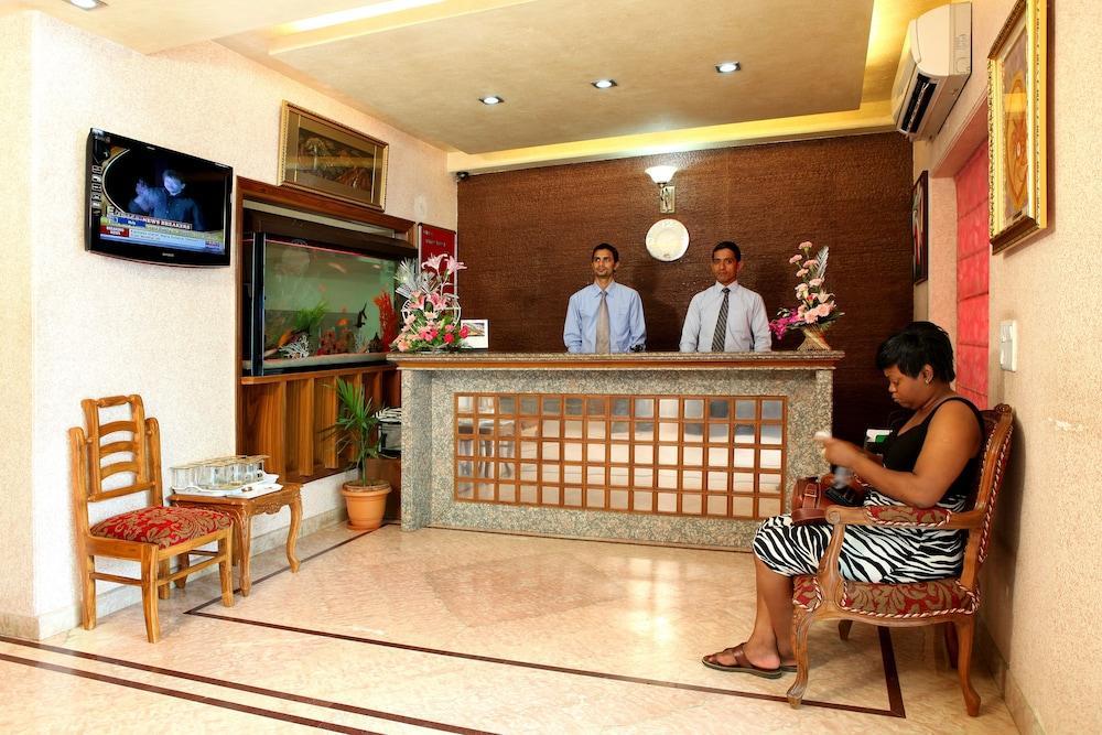 Indira International Inn New Delhi Exterior photo